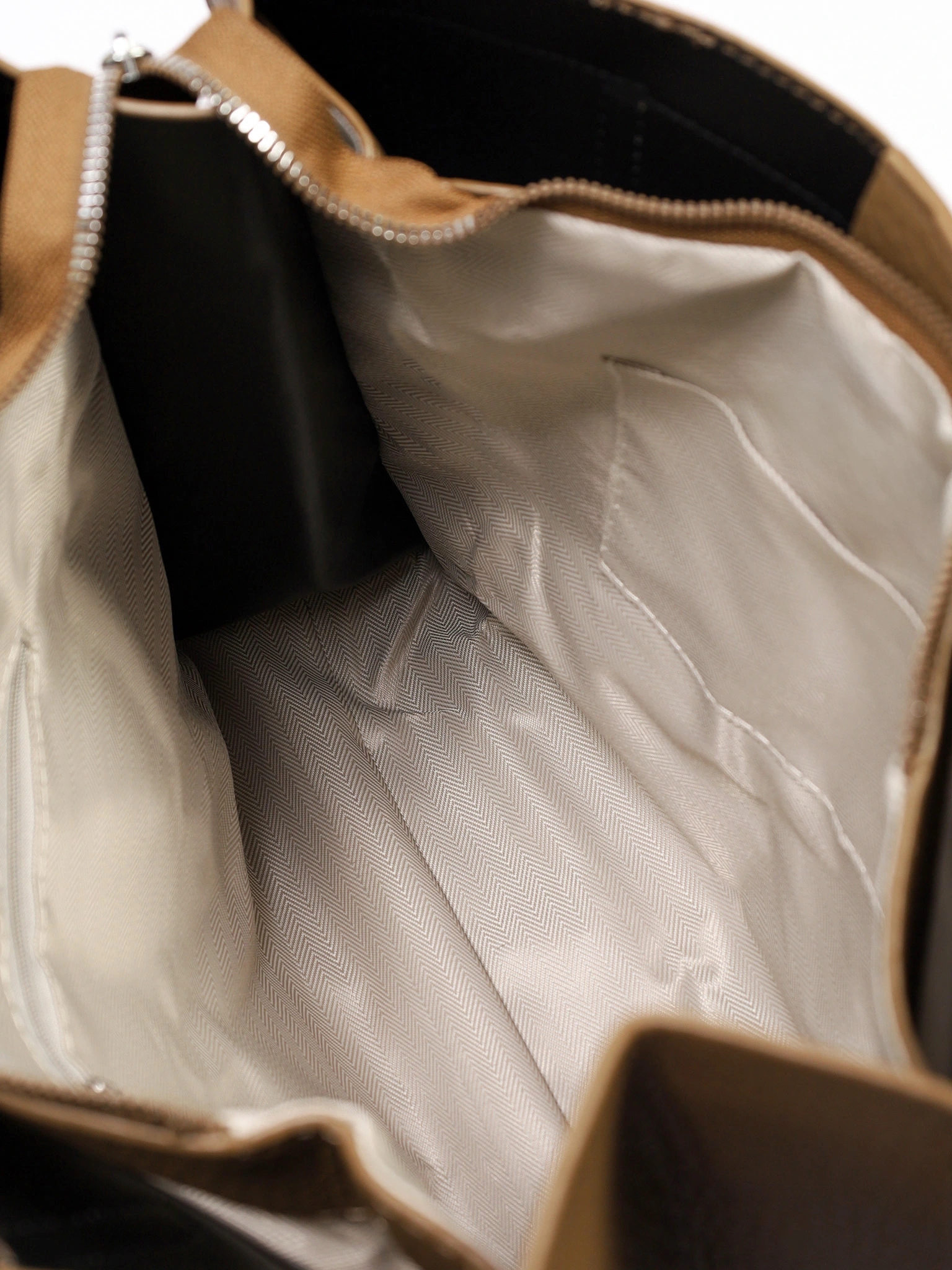 Сумка-тоут с плоскими ручками с декоративным платком в ассортименте